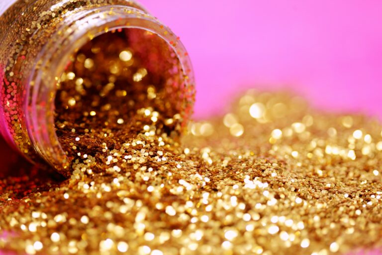 Maquillage paillettes association Le Cercle x La bellecolette